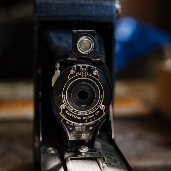 Eastman Kodak Co. No 2A folding cartridge hawk eye model B 6x9 camera - Picture 2 of 3